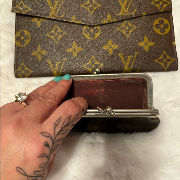 Louis Vuitton - Picture 5 of 13
